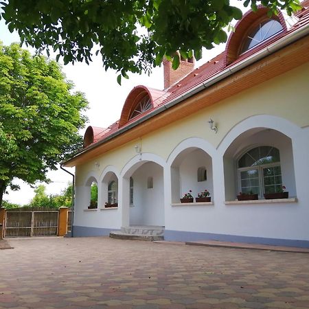 Gesztenye Vendeghaz Ságvár Екстериор снимка